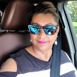 Meet your Posher, Suzanne